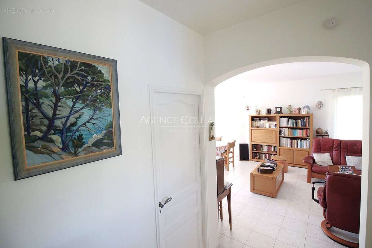 Maison à SAINT-CYR-SUR-MER