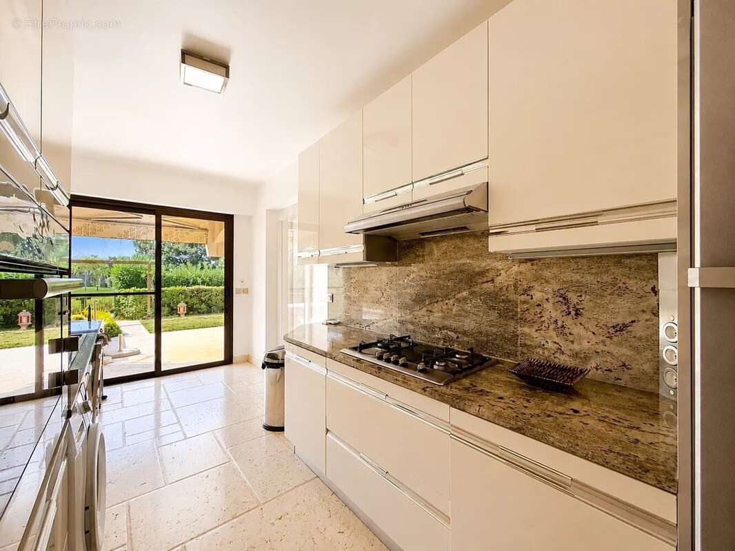 Appartement 4 pièces avec jardins – Accès direct à la plage - photo 3