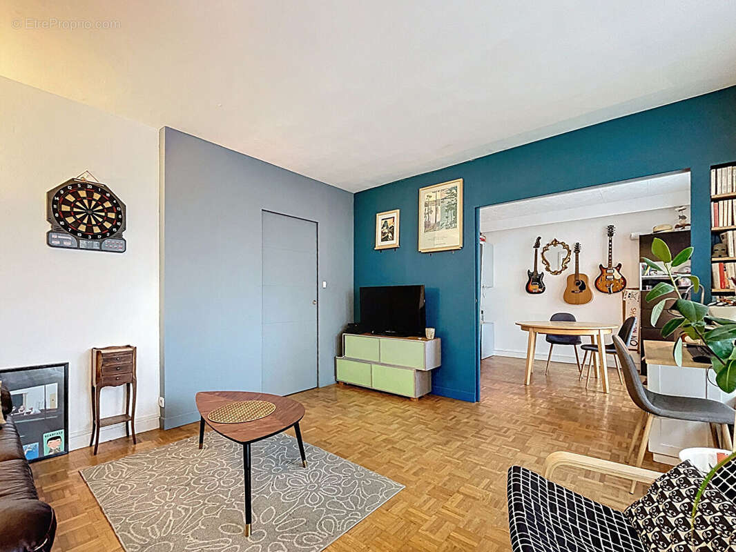 Appartement à NEAUPHLE-LE-CHATEAU