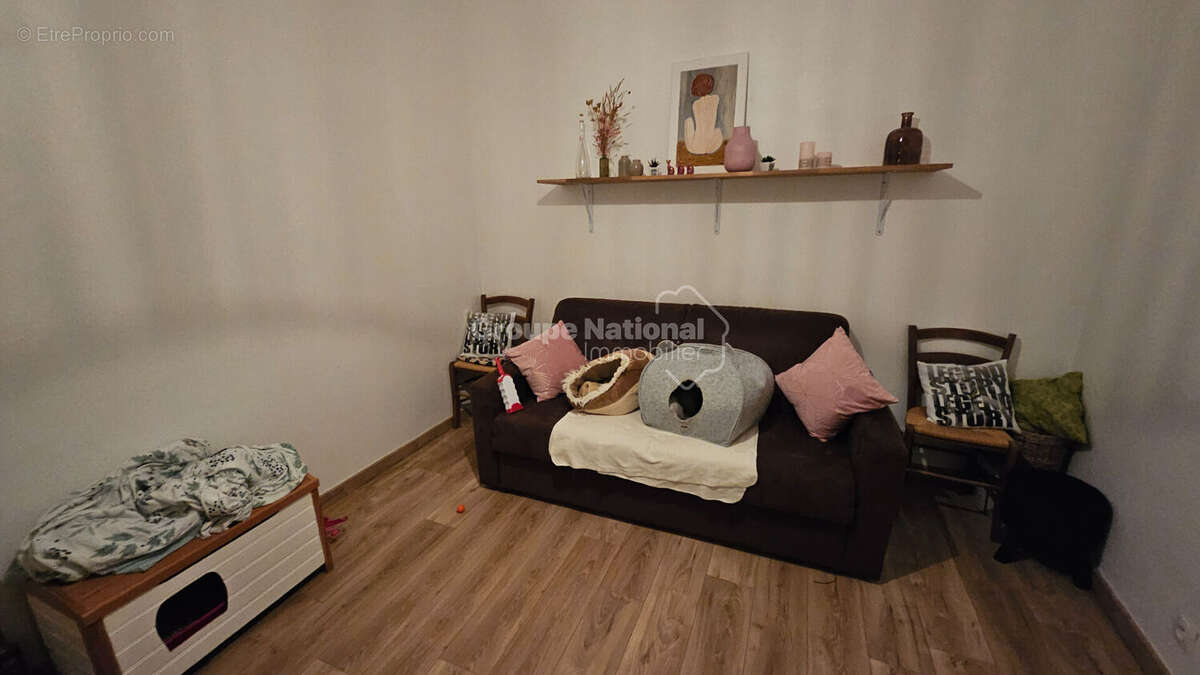 Appartement à VILLENEUVE-LES-SABLONS