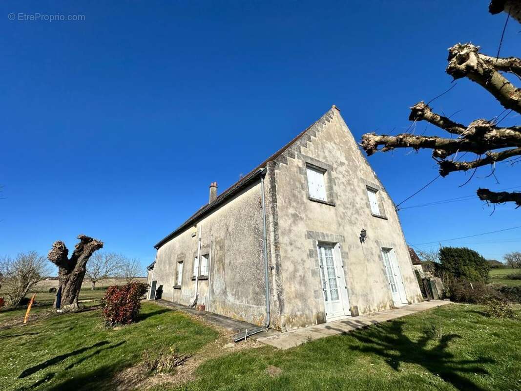 Maison à NOYANT-DE-TOURAINE