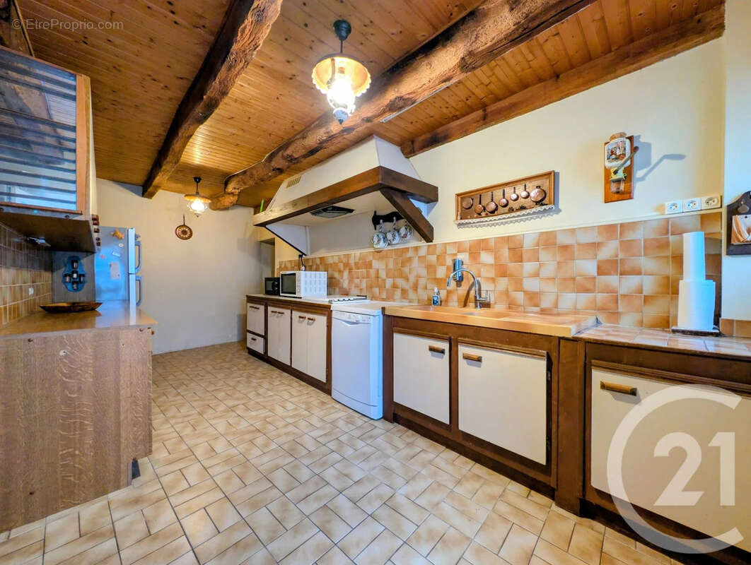 Maison à LA TRINITE-SURZUR