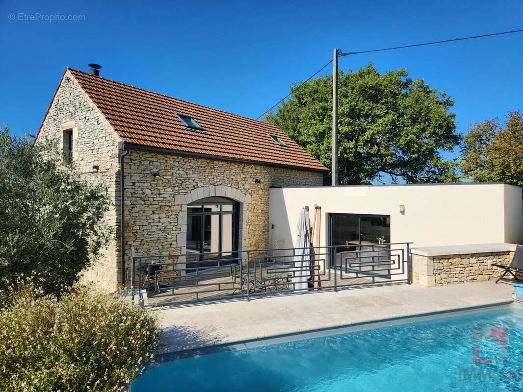 Maison à SALVIAC