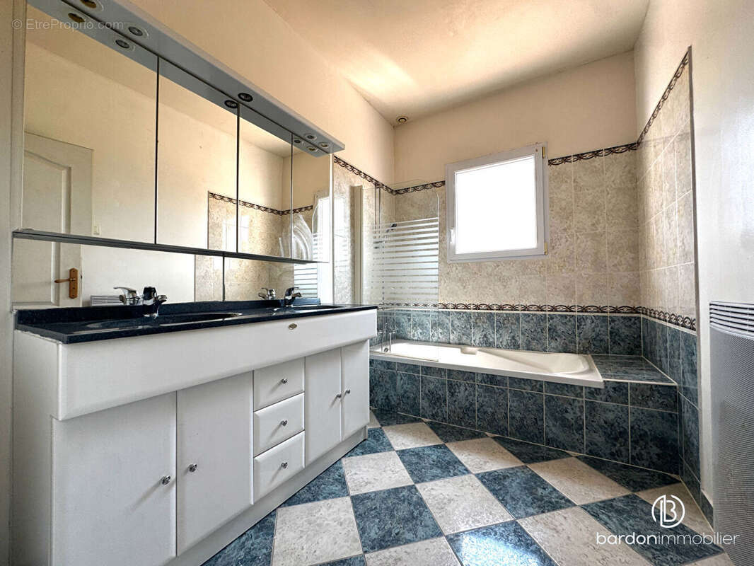 Maison 7 pièces -146m² - Quartier agréable de Sallertaine - photo 12