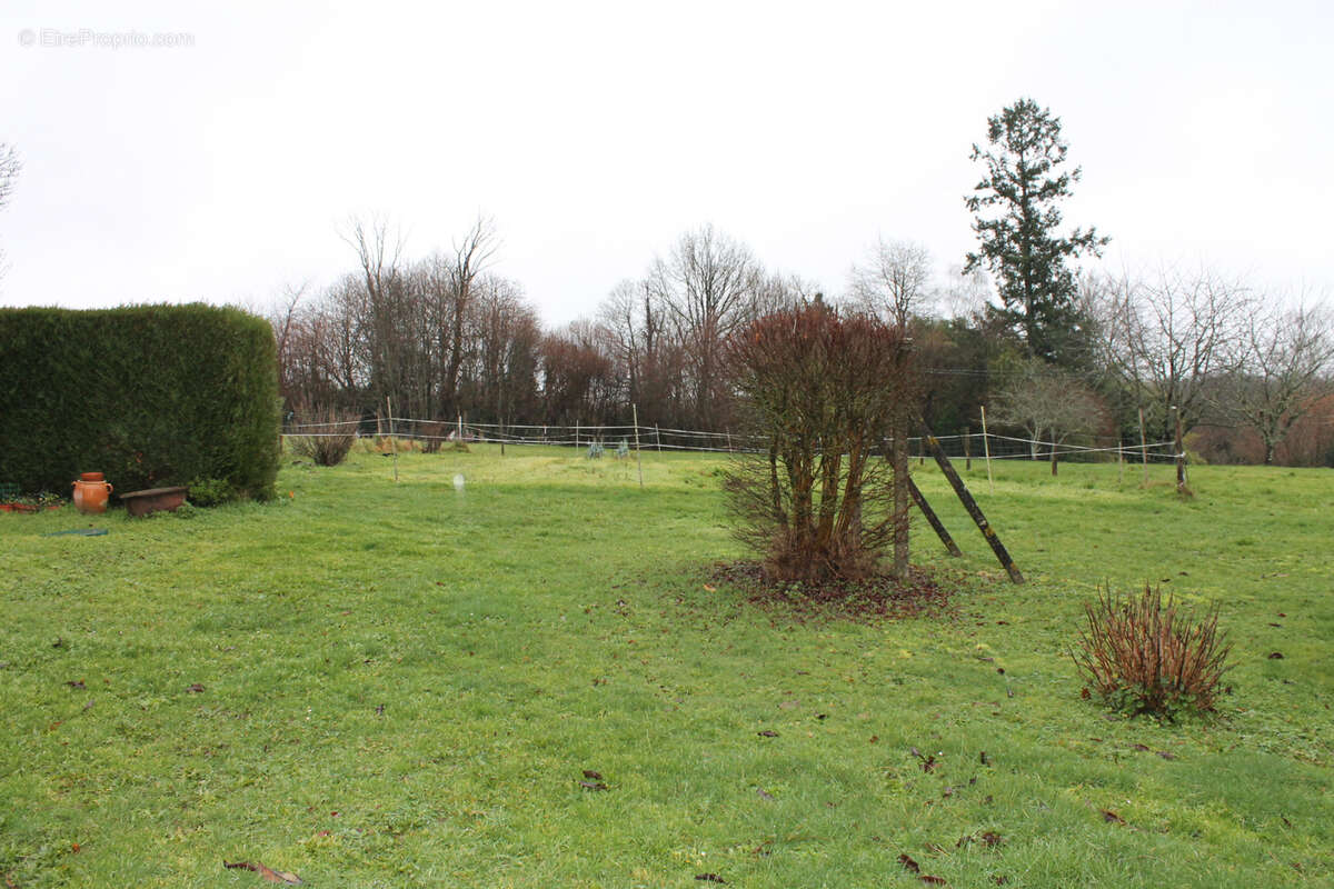 Maison à JUMILHAC-LE-GRAND