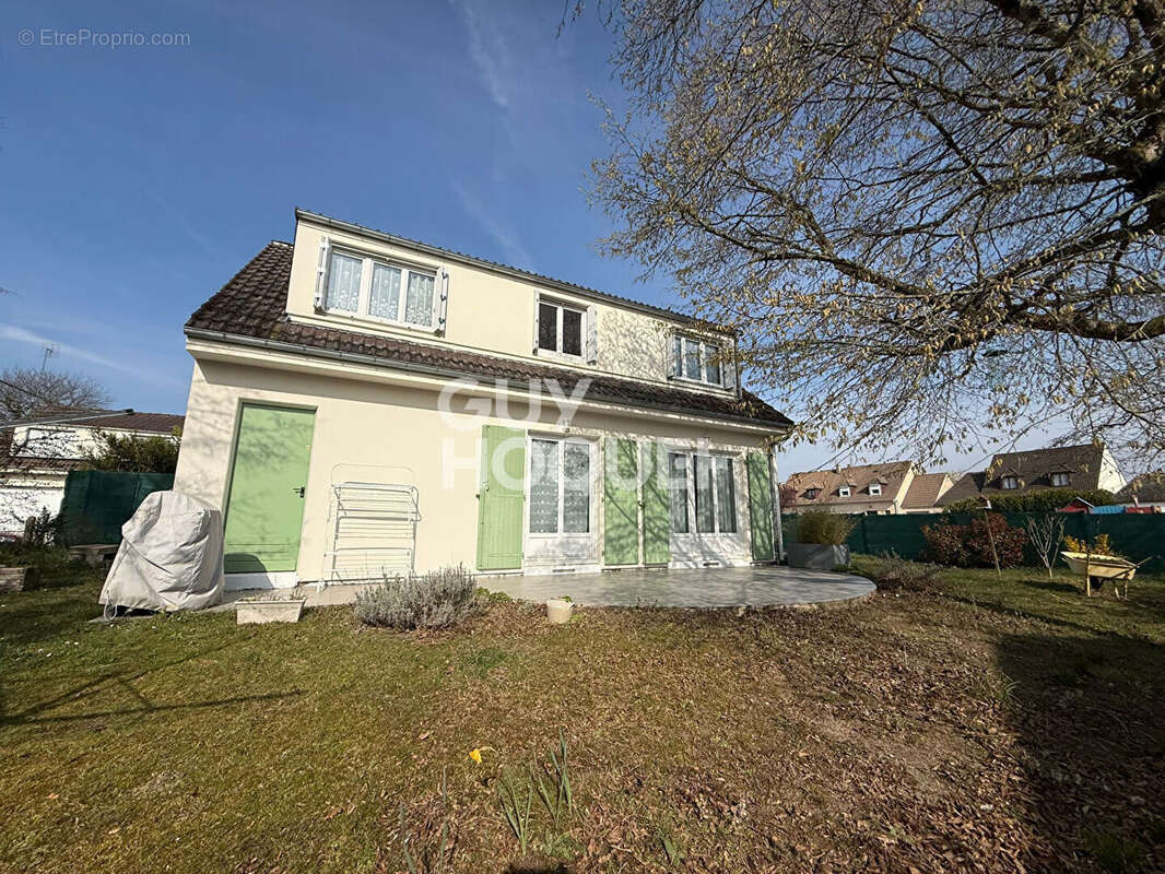 Maison à LACROIX-SAINT-OUEN