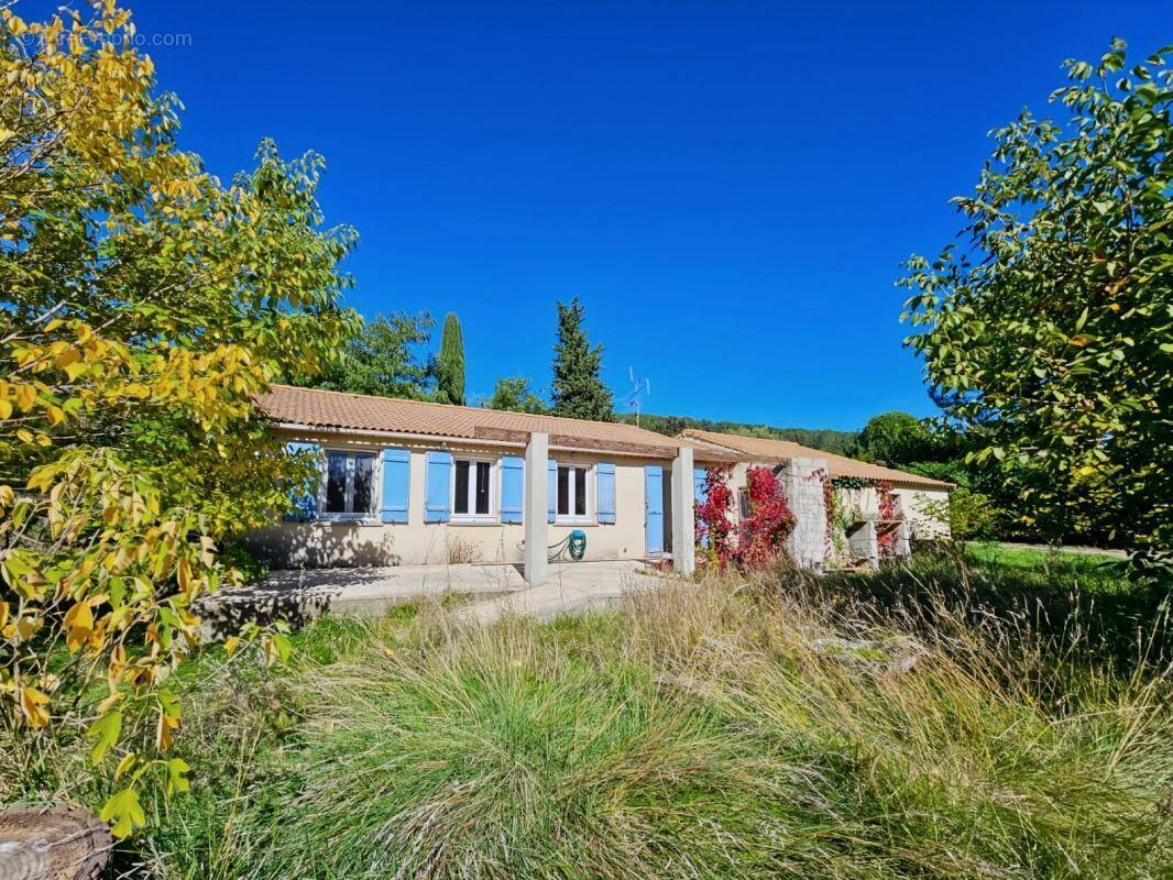 Maison à SAINT-HIPPOLYTE-DE-MONTAIGU