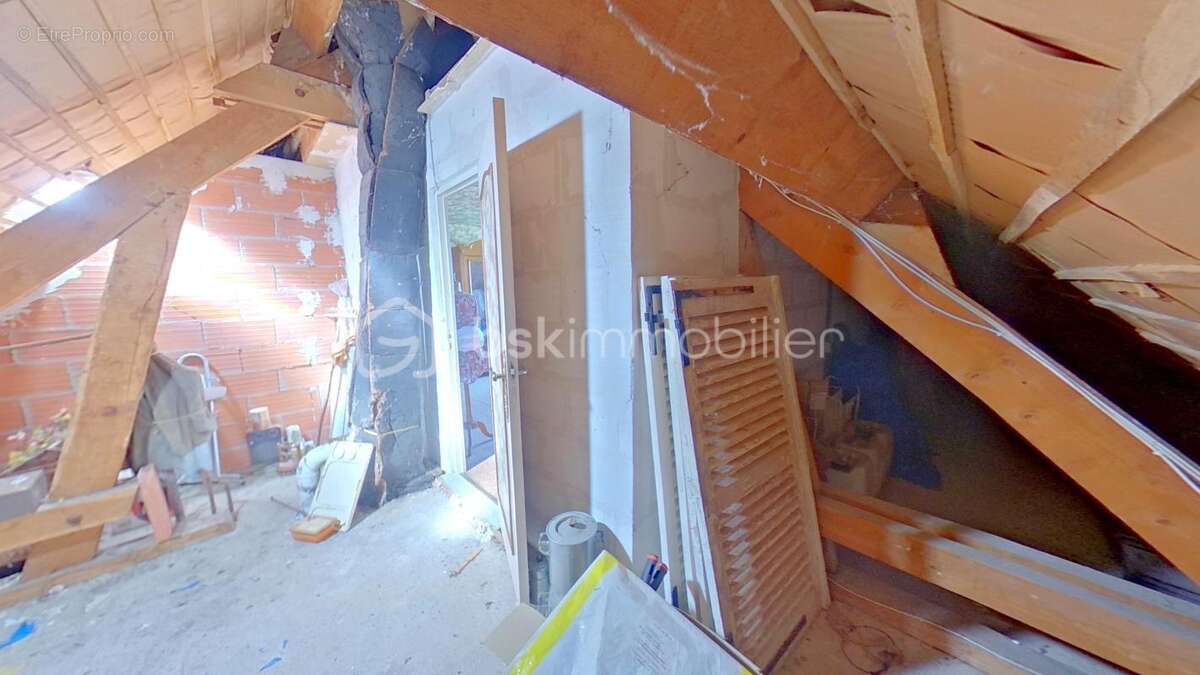 Maison à THORIGNY-SUR-OREUSE