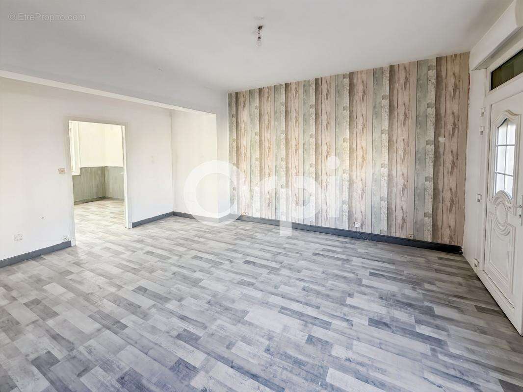 Maison à SAINT-MARTIN-BOULOGNE