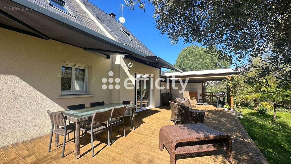 Maison à SAINT-CYR-SUR-LOIRE