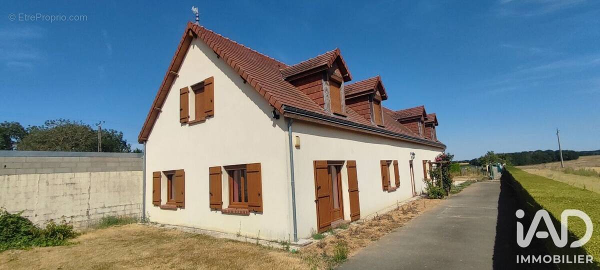 Photo 1 - Maison à TRIZAY-LES-BONNEVAL