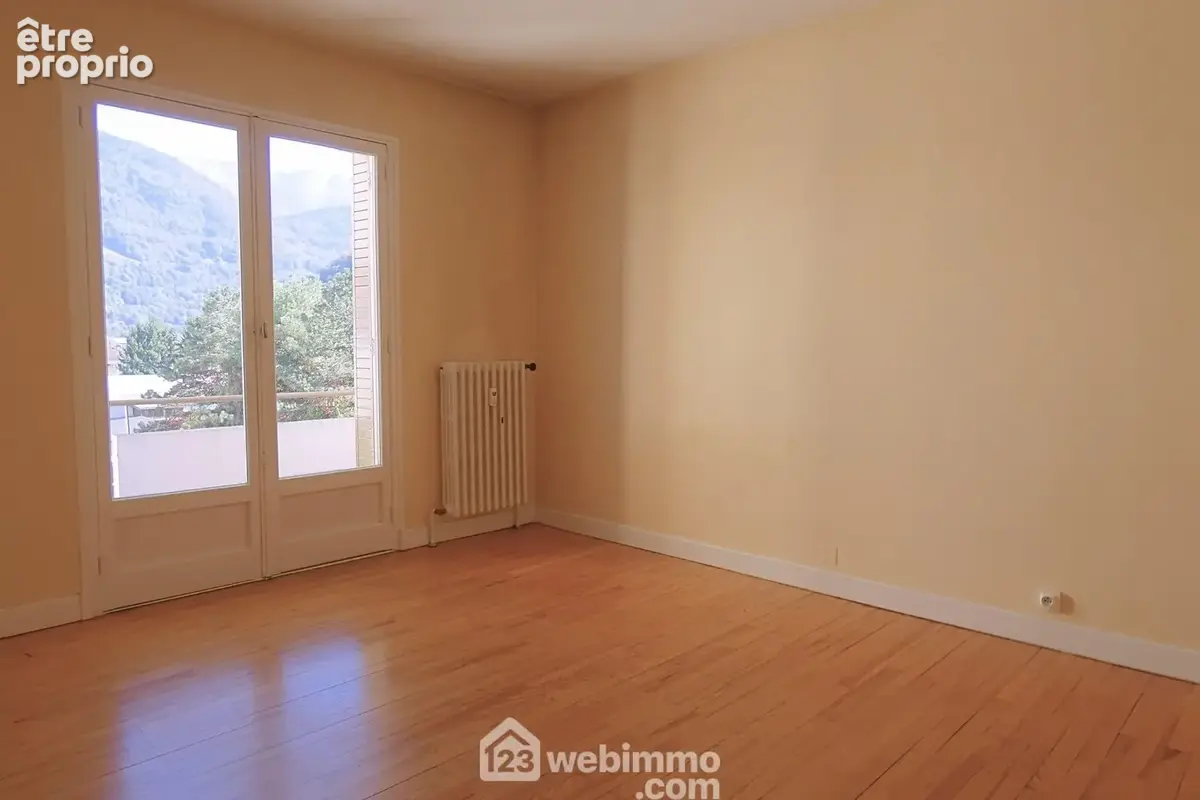 Et la 3ème chambre avec accès au balcon pourrait être ouverte sur le séjour pour une pièce de vie XXL.