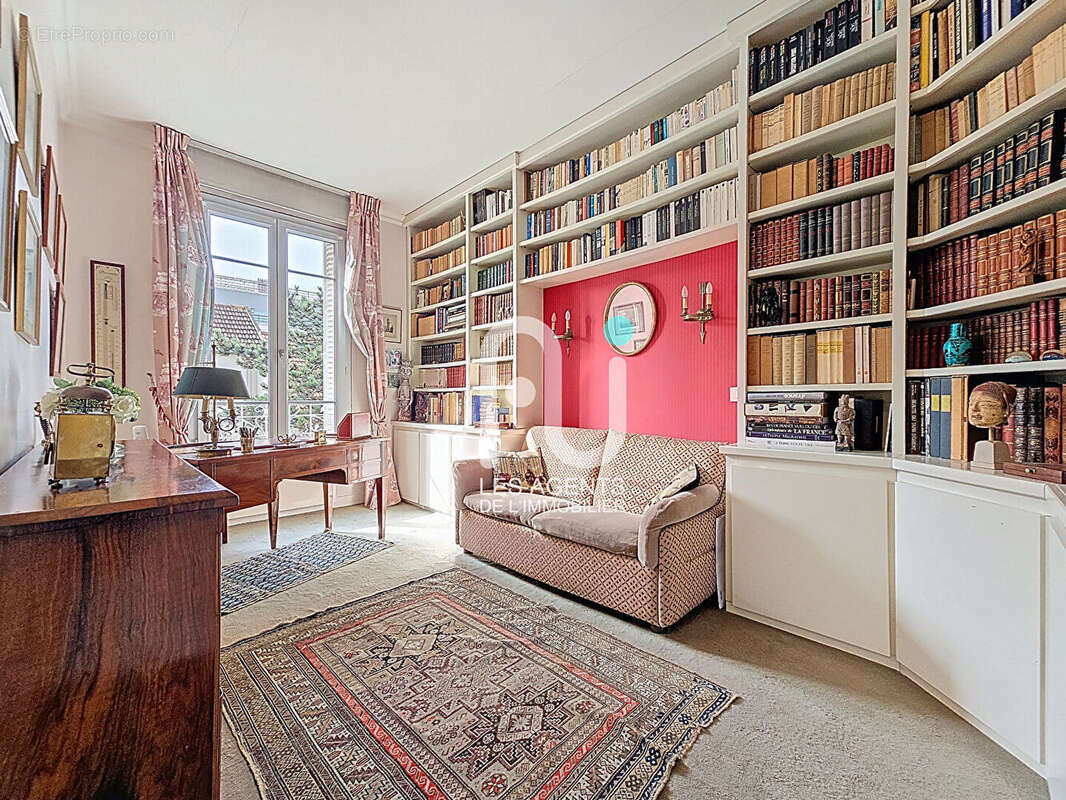 Appartement à SURESNES