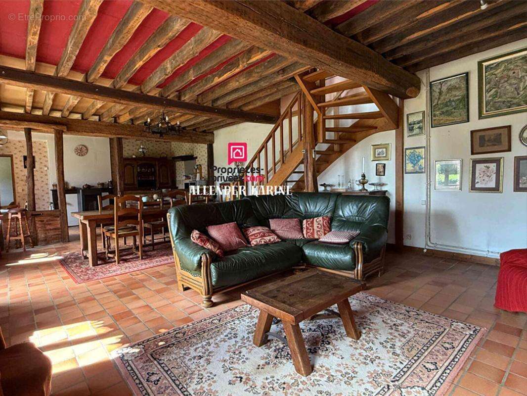 Maison à VILLENEUVE-L'ARCHEVEQUE
