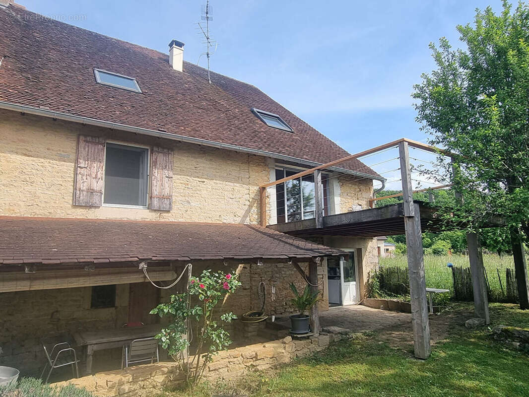 Maison à LONS-LE-SAUNIER
