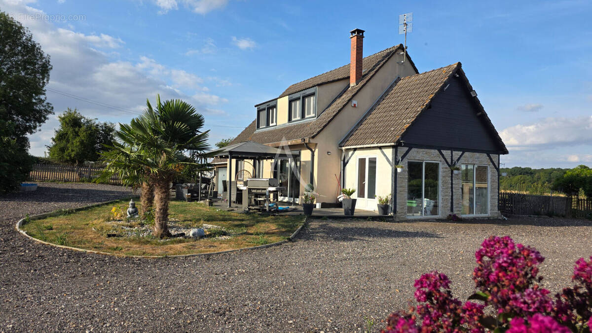 Maison à ETREPAGNY