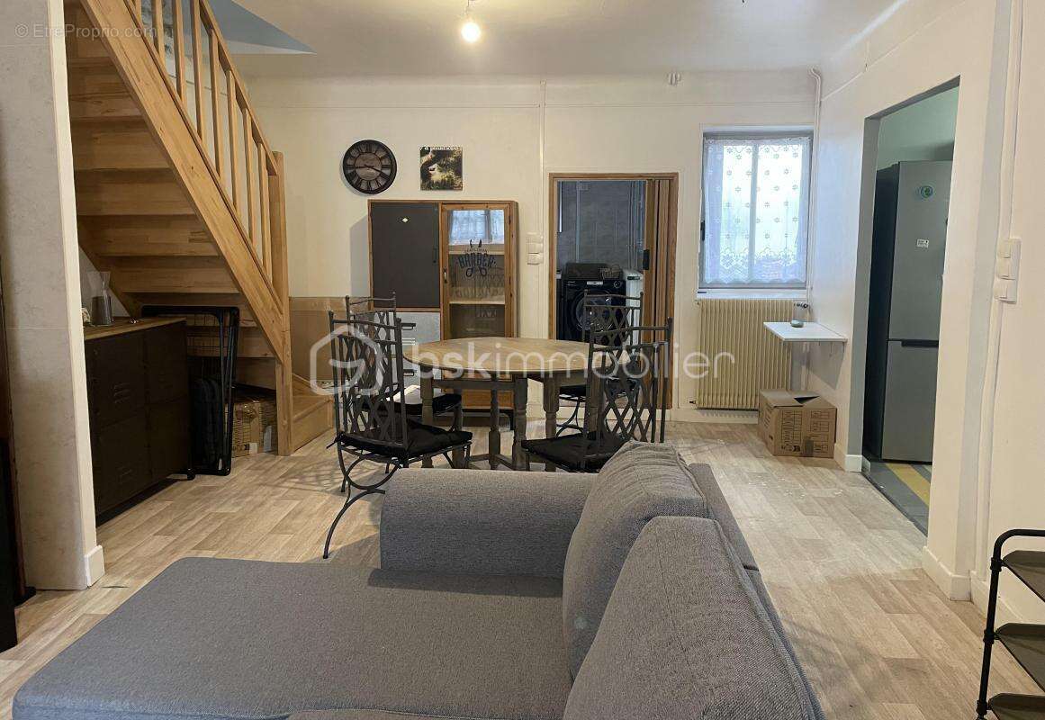 Maison à VILLENEUVE-LA-GUYARD