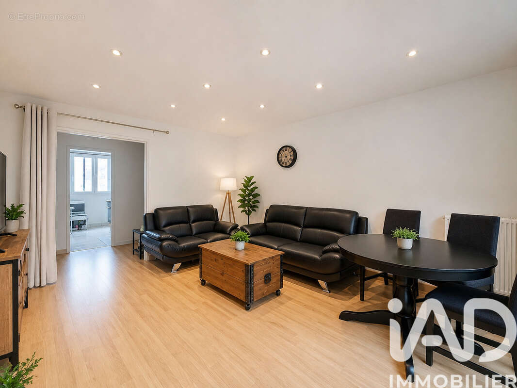 Photo 2 - Appartement à LE PLESSIS-TREVISE