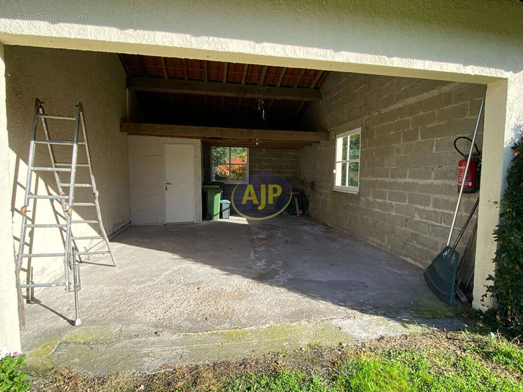 Maison à VENDAYS-MONTALIVET