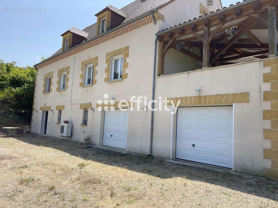 Maison à CENAC-ET-SAINT-JULIEN