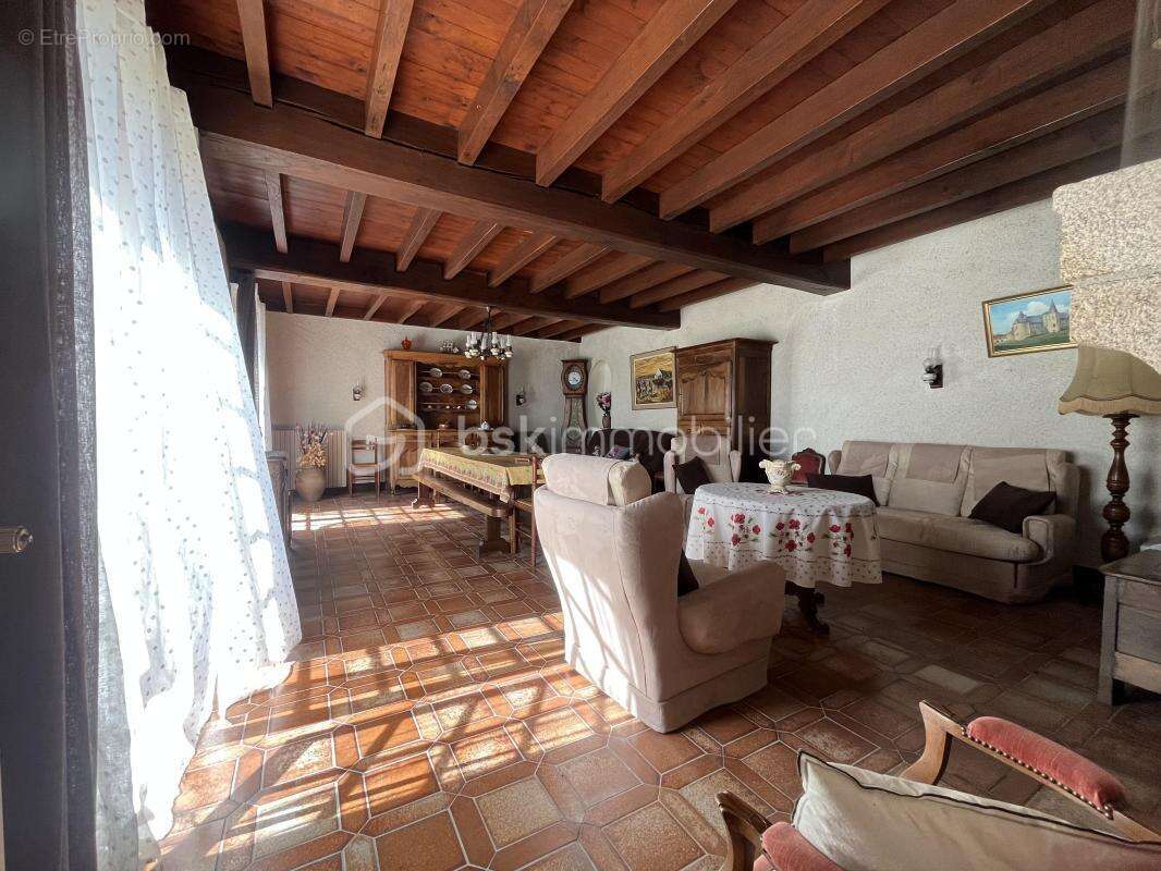 Maison à NEUVY-BOUIN