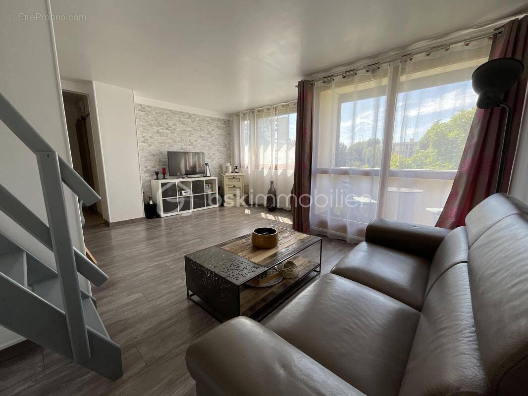 Appartement à FRESNES