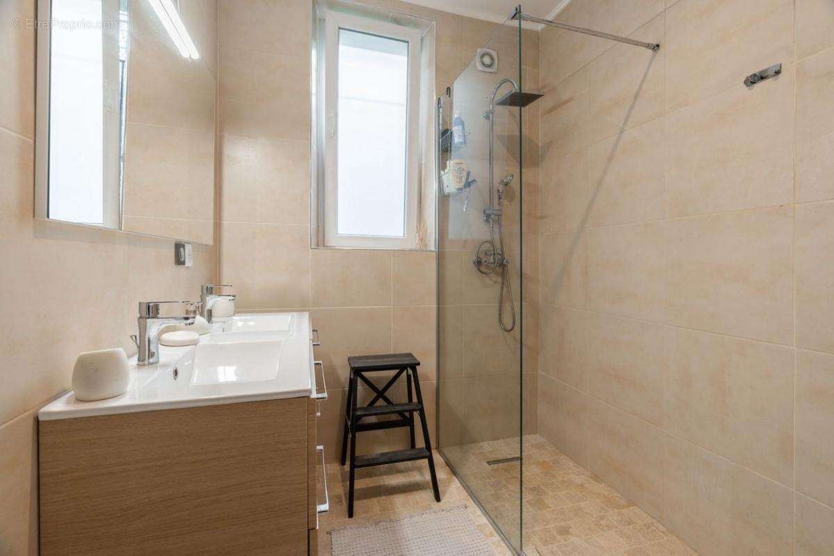 Appartement à PARIS-12E