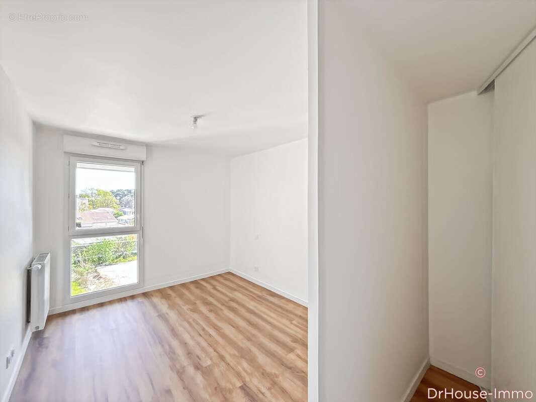 Appartement 80 m² à Merignac  - photo 7