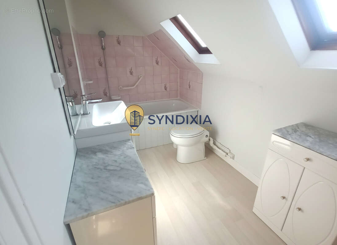 DREUX  À deux pas de la gare, découvrez cette charmante maison individuelle. - photo 12