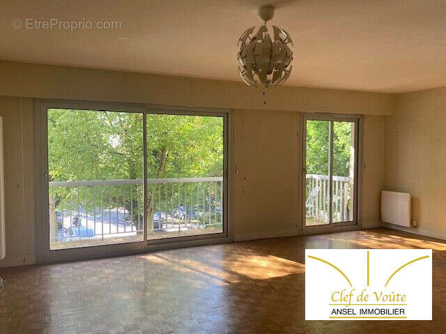 Appartement 104 m² à Rueil-Malmaison  - photo 2