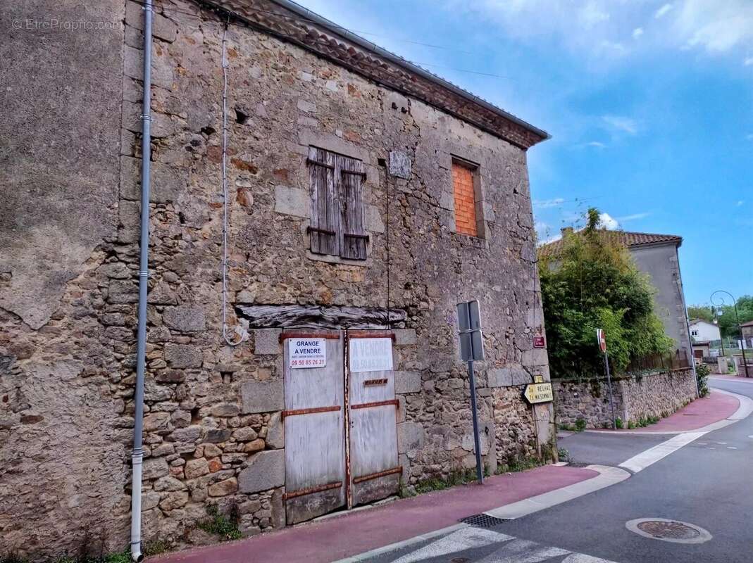 Maison à CHAMPNIERS-ET-REILHAC