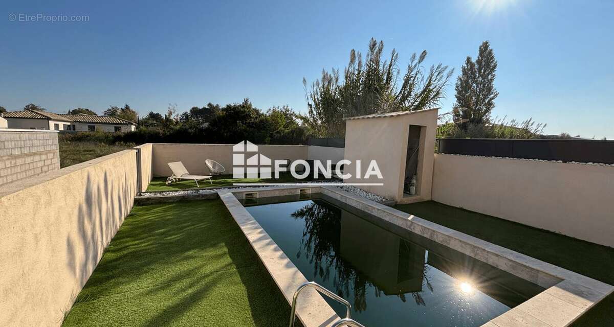 Entraigues-sur-la-Sorgue – Maison contemporaine 2021 type 5 avec piscine et jardin 300 m² - photo 2