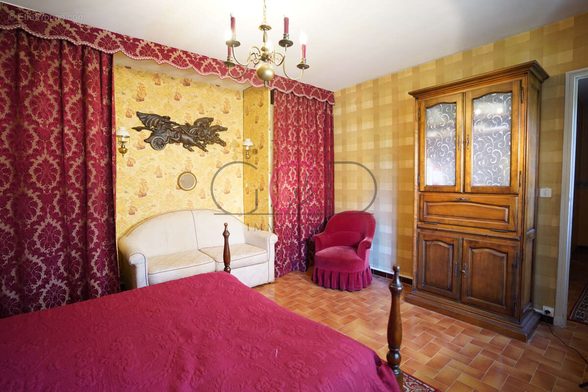 Maison à VENTABREN