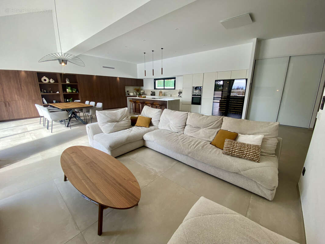 Maison à VILLEMOUSTAUSSOU