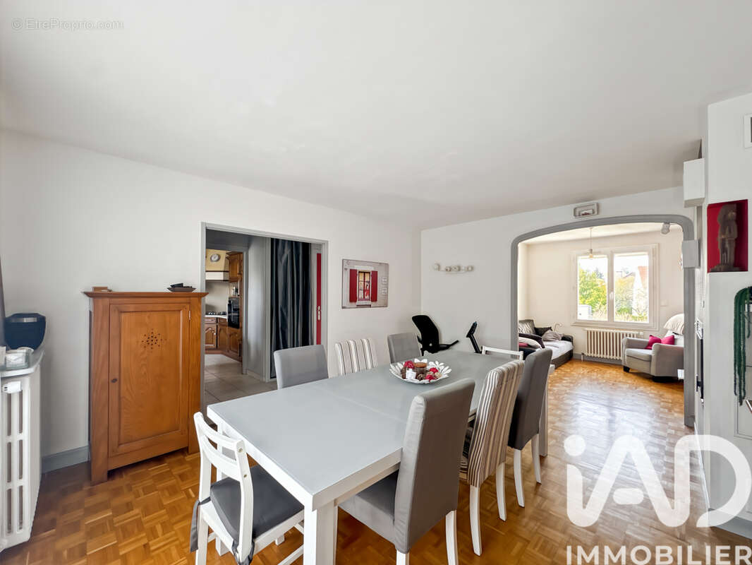 Photo 3 - Maison à LINAS