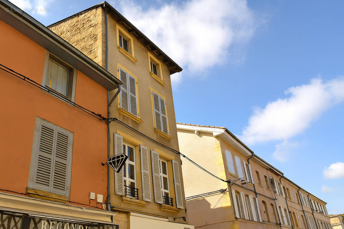Appartement à CHARLIEU