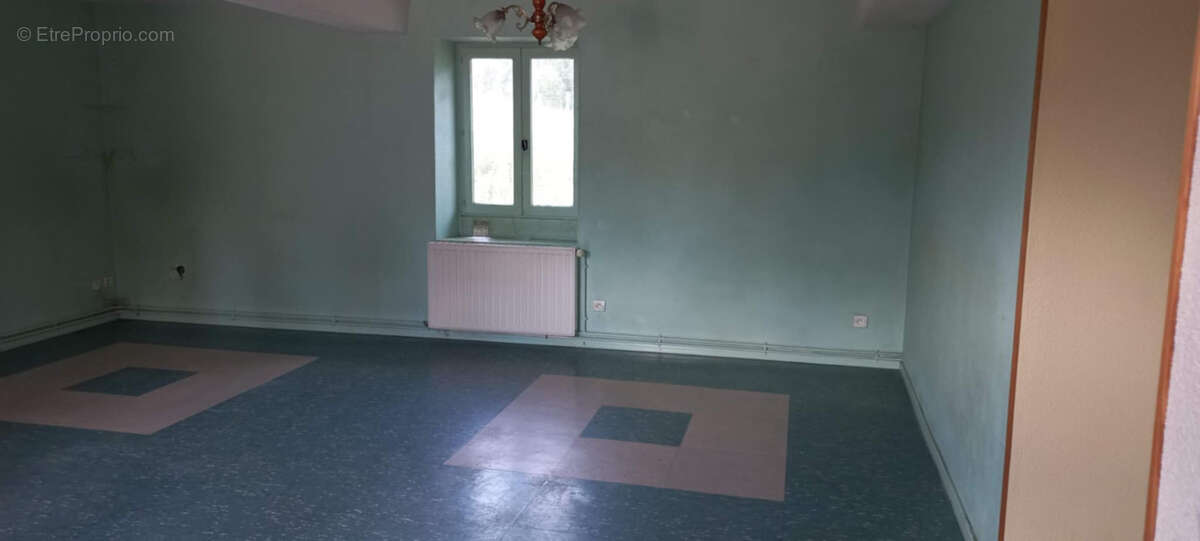 Appartement à LA PACAUDIERE