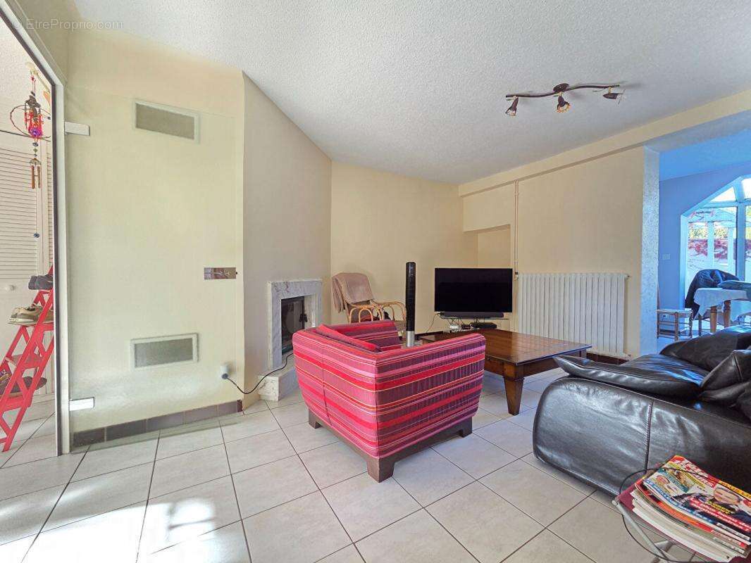 Maison à MONTELIMAR