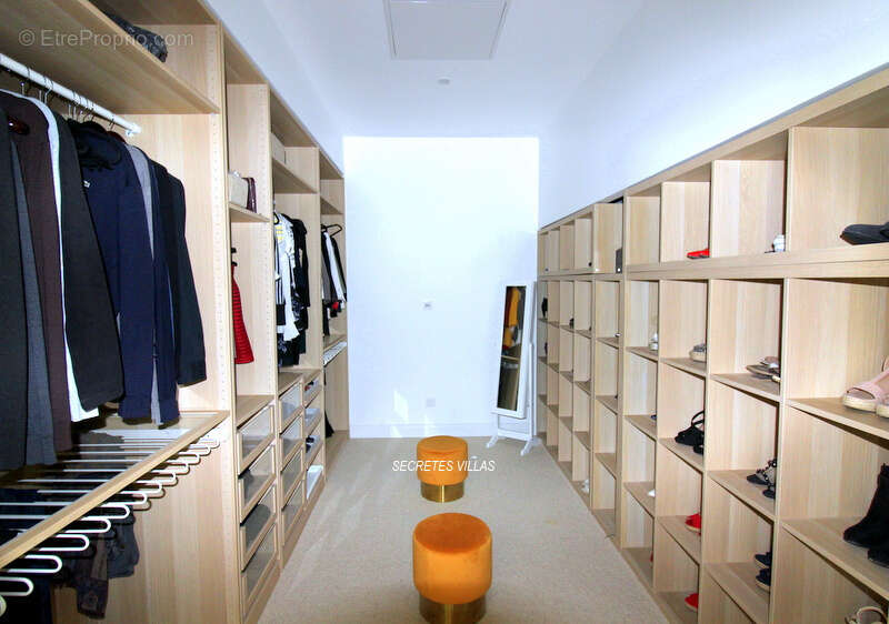 Maison à FARGUES-SAINT-HILAIRE