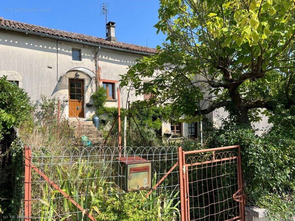 Petite Maison de Ville à Champagne Mouton - photo 23