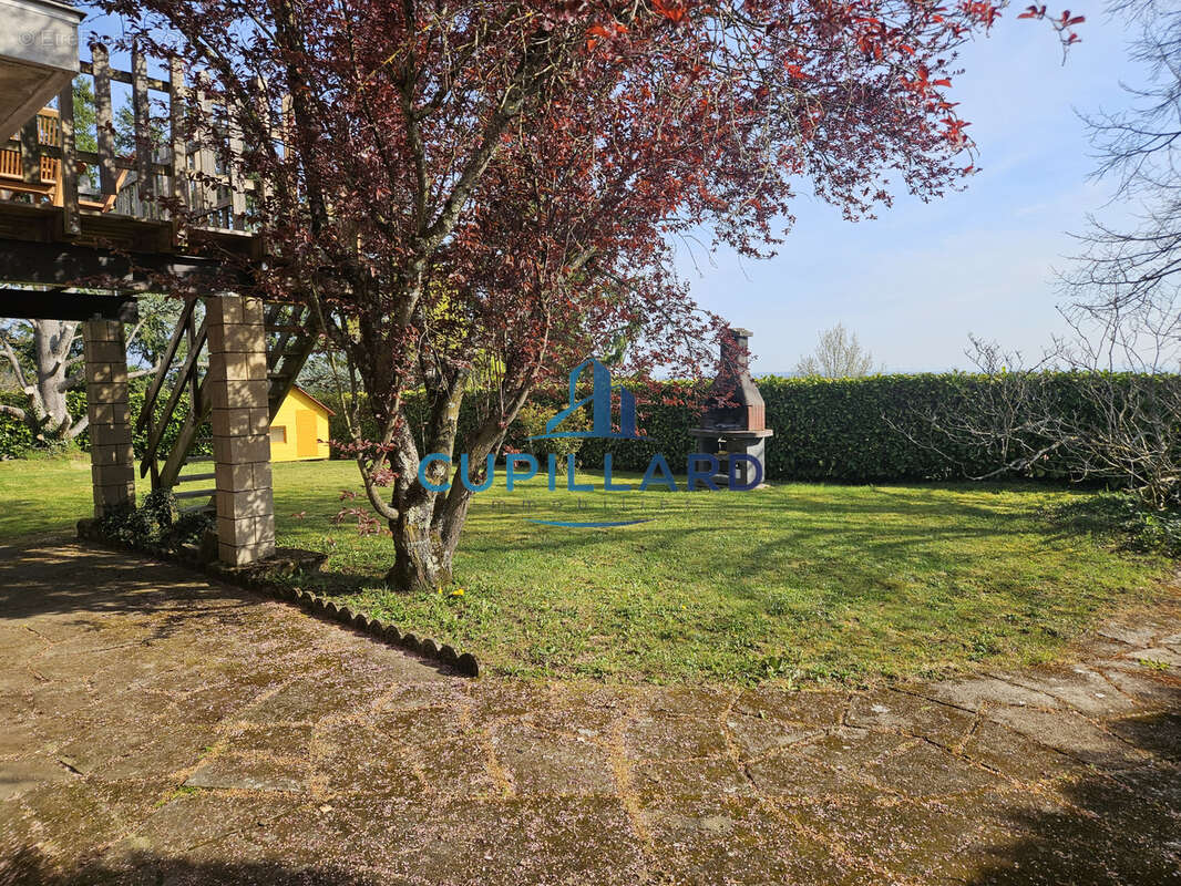 Maison à RENAISON
