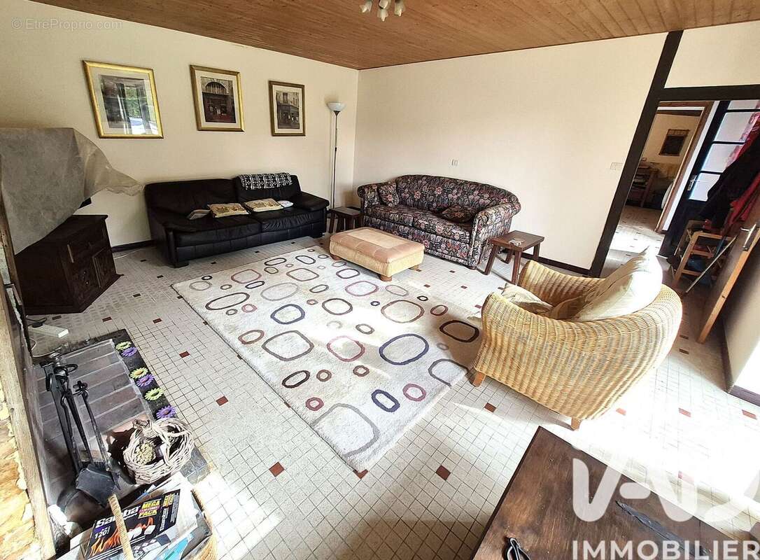 Photo 5 - Maison à SAINT-HILAIRE-LE-VOUHIS