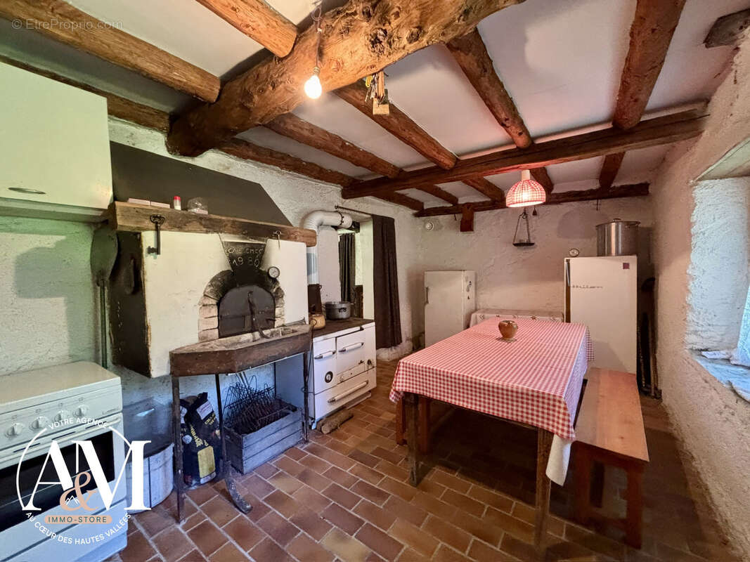 Maison à SAINT-MARTIN-DE-QUEYRIERES