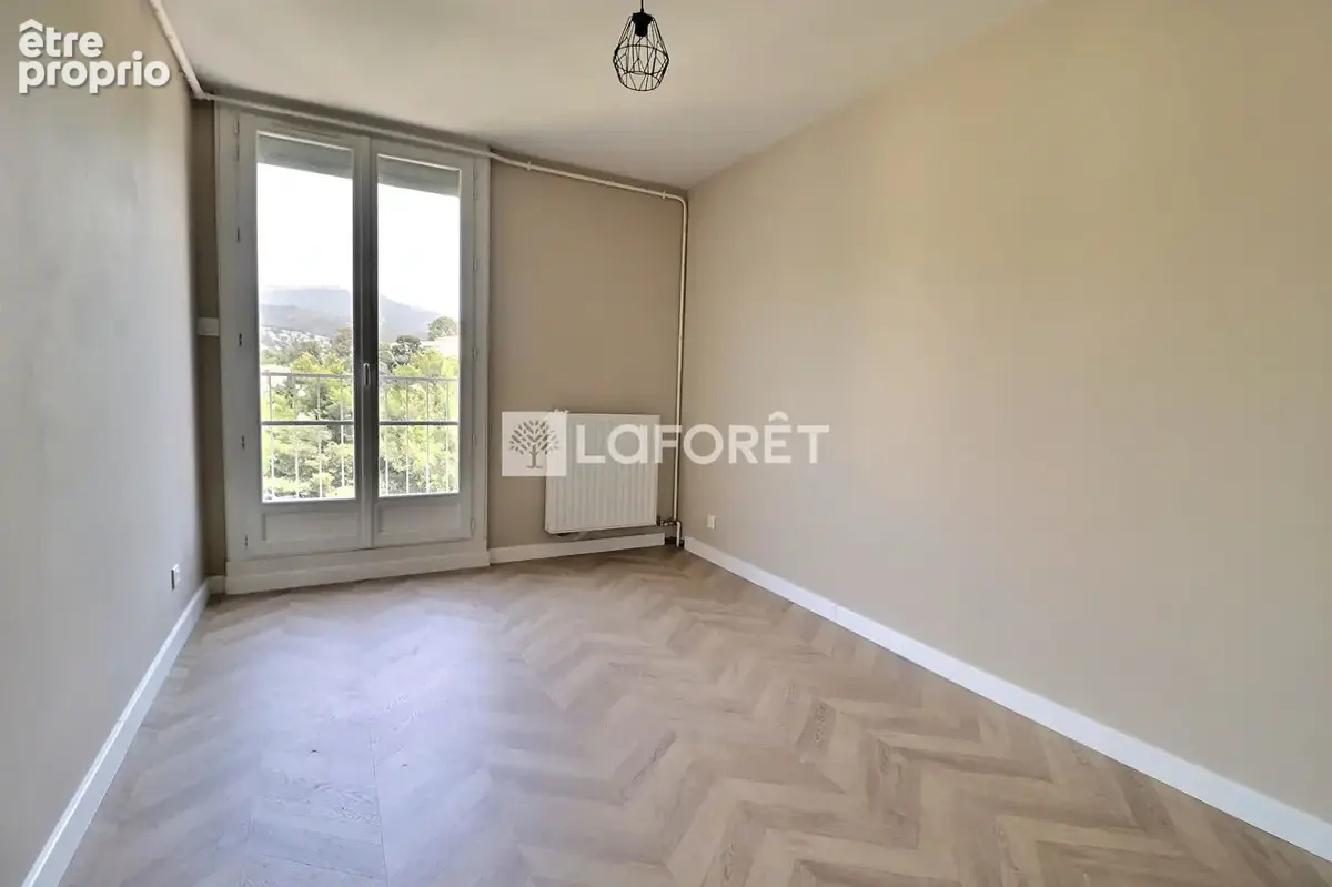 Appartement Toulon 4 pièce(s) 74 m2 - photo 7
