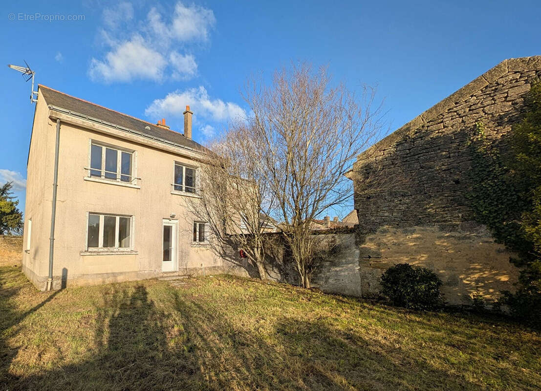 Maison à DOUE-LA-FONTAINE