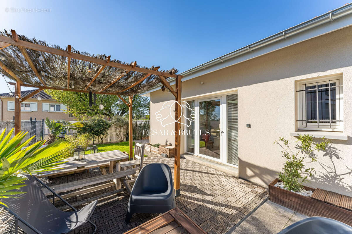 Terrasse 1 - Maison à TRAMOYES