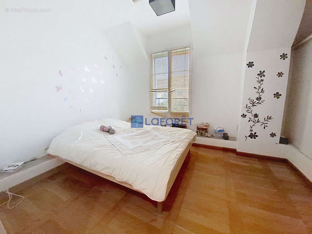 Maison à BAILLY-ROMAINVILLIERS