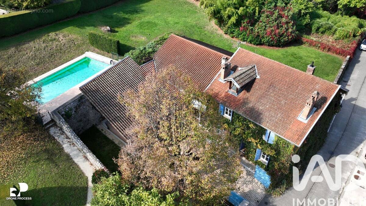 Photo 1 - Maison à CHAPAREILLAN