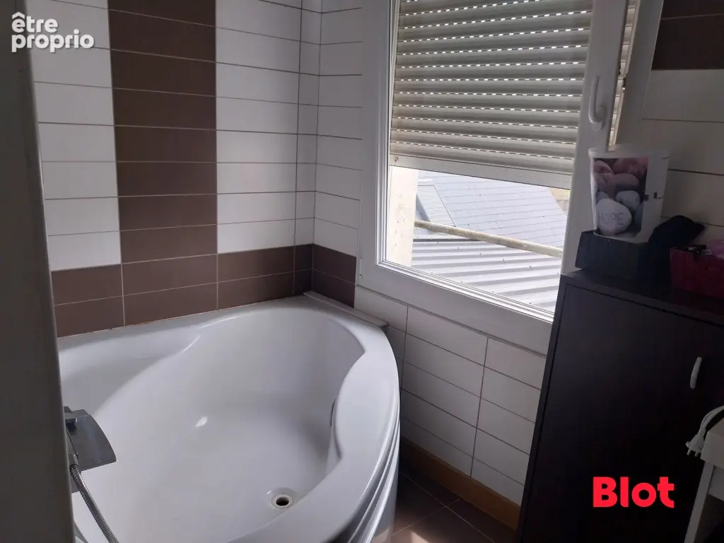 Maison 181 m² à Fougeres  - photo 9