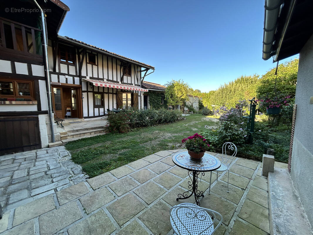 Maison à LA CHAUSSEE-SUR-MARNE